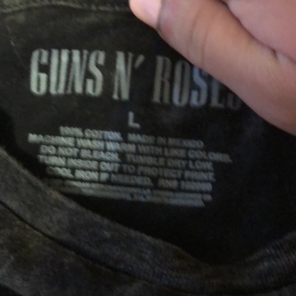 NWOT Guns N Roses cut off tee - Picture 3 of 4